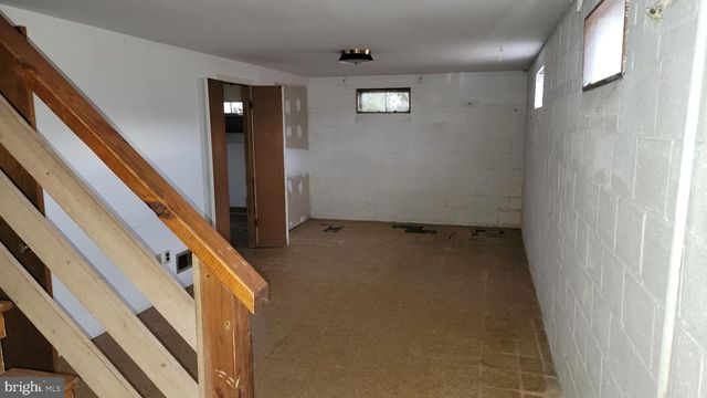 10914 WOODHAVEN DR, Fairfax, VA 22030