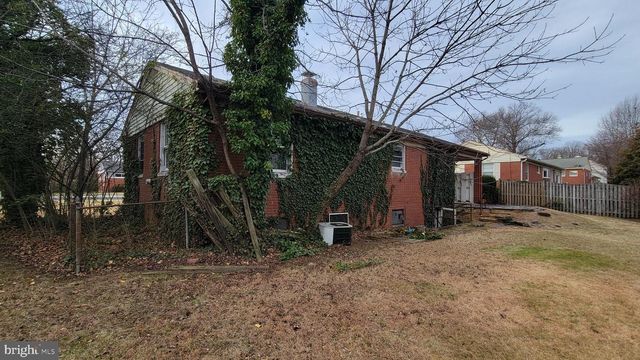 10914 WOODHAVEN DR, Fairfax, VA 22030