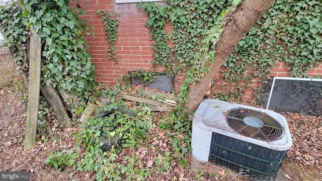 10914 WOODHAVEN DR, Fairfax, VA 22030