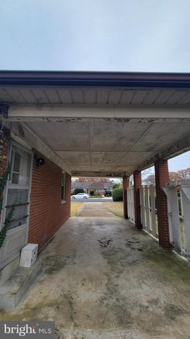 10914 WOODHAVEN DR, Fairfax, VA 22030