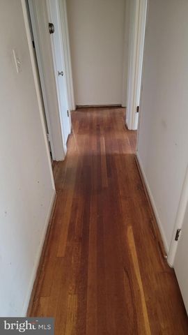 10914 WOODHAVEN DR, Fairfax, VA 22030