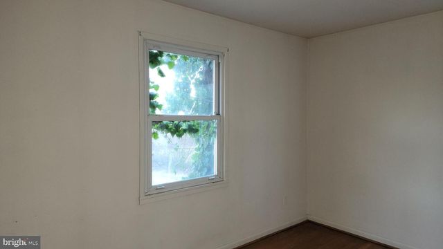 10914 WOODHAVEN DR, Fairfax, VA 22030