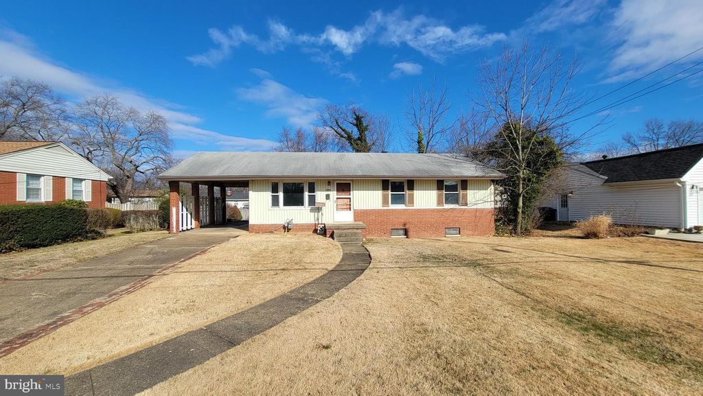 10914 WOODHAVEN DR, Fairfax, VA 22030