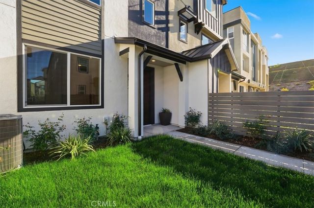 27323 Seven Oaks Lane, Valencia, CA 91381