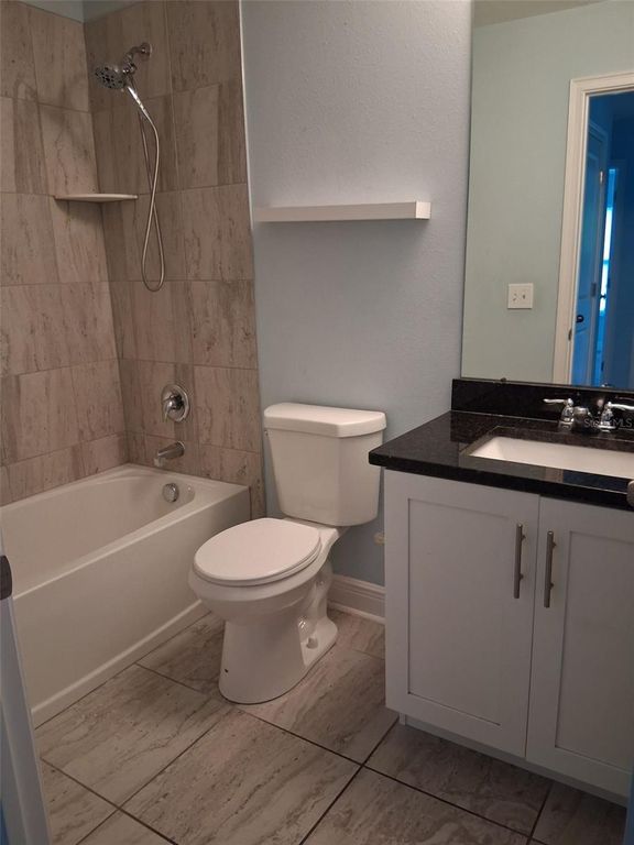 Image 8 of property listing at 2736 S 3RD AVENUE S, St Petersburg, FL 33701