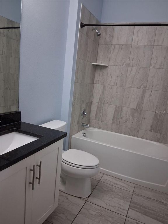 Image 9 of property listing at 2736 S 3RD AVENUE S, St Petersburg, FL 33701
