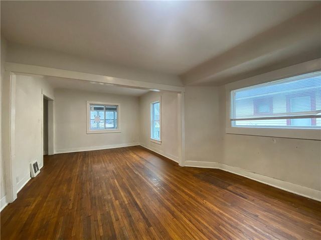 4210 Park Avenue, Kansas City, MO 64130