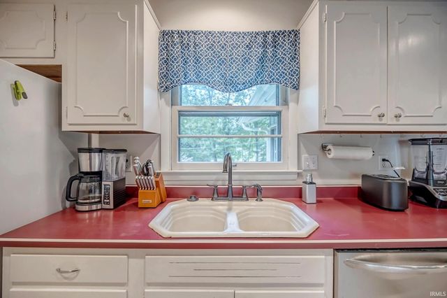 1325 E Elliston Drive, Bloomington, IN 47401