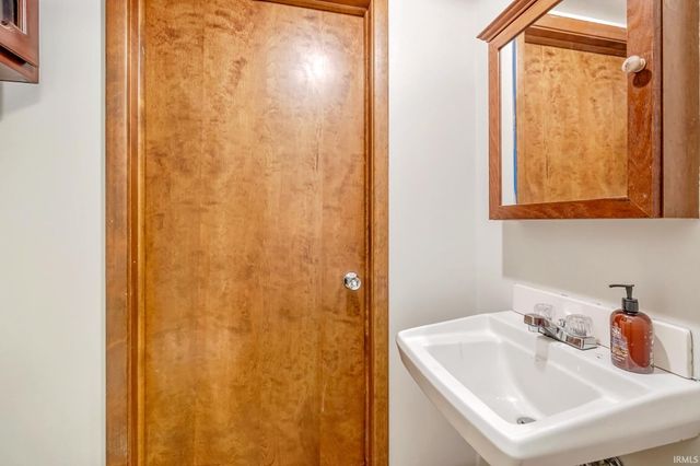 1325 E Elliston Drive, Bloomington, IN 47401