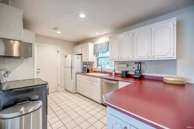 1325 E Elliston Drive, Bloomington, IN 47401