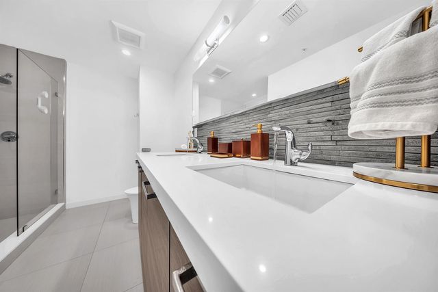 51 SE 19th Avenue 303, Deerfield Beach, FL 33441