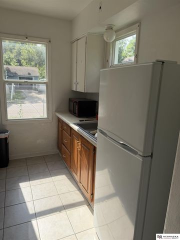 5302 N 39th Circle, Omaha, NE 68111