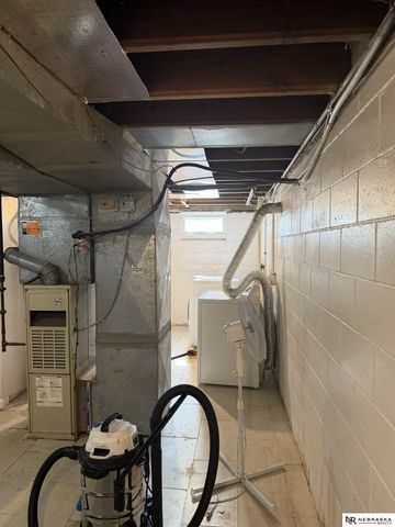 5302 N 39th Circle, Omaha, NE 68111