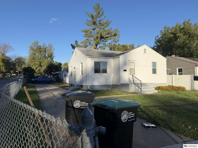 5302 N 39th Circle, Omaha, NE 68111