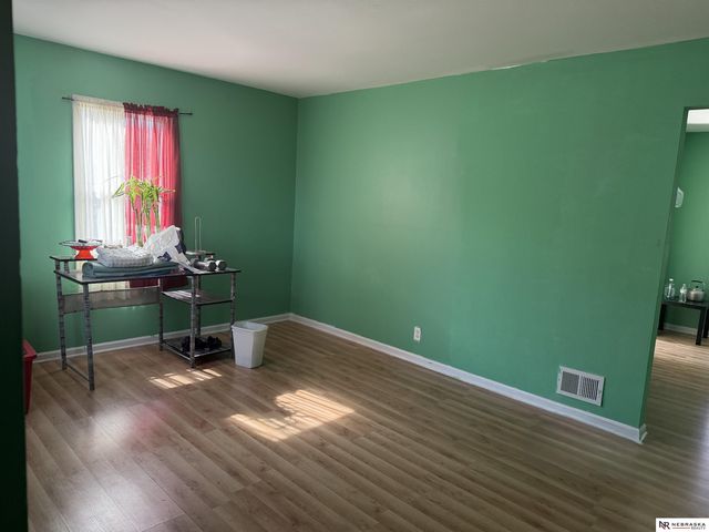 5302 N 39th Circle, Omaha, NE 68111