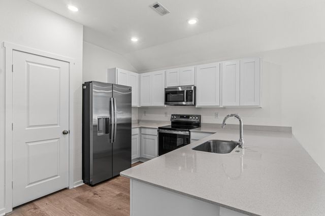 8033 Chesapeake Trail, Bauxite, AR 72011