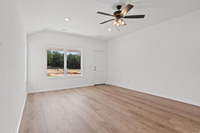 8033 Chesapeake Trail, Bauxite, AR 72011