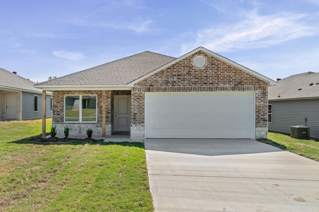8033 Chesapeake Trail, Bauxite, AR 72011