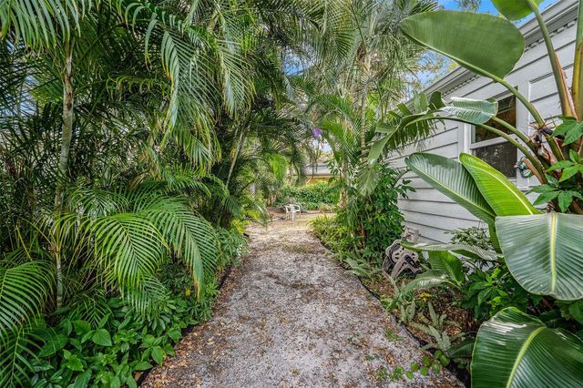511 N OSCEOLA AVENUE, Clearwater, FL 33755