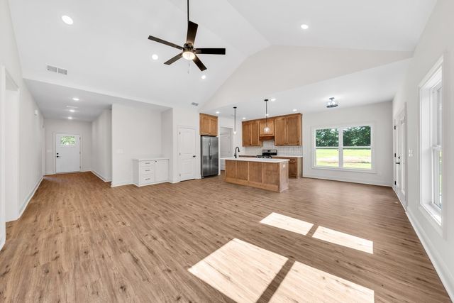 2728 Bains Rd, Hillsboro, TN 37342