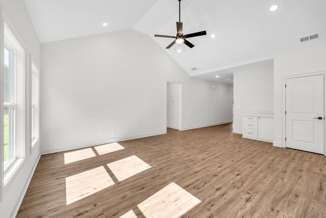 2728 Bains Rd, Hillsboro, TN 37342