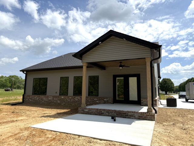 2728 Bains Rd, Hillsboro, TN 37342