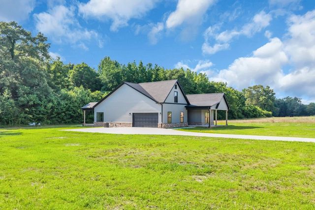 2728 Bains Rd, Hillsboro, TN 37342