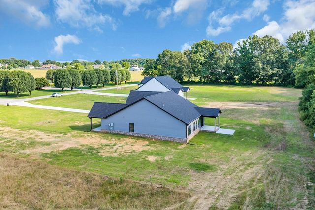 2728 Bains Rd, Hillsboro, TN 37342