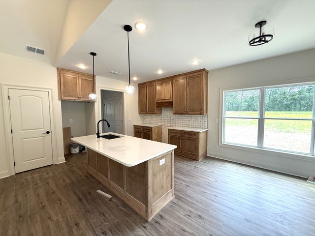 2728 Bains Rd, Hillsboro, TN 37342