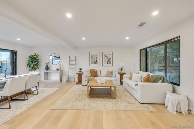 5777 Desert View Dr 358-381-14-00, La Jolla, CA 92037