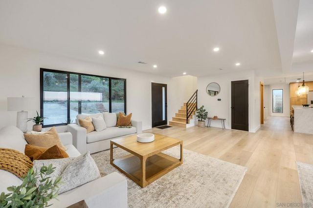 5777 Desert View Dr 358-381-14-00, La Jolla, CA 92037