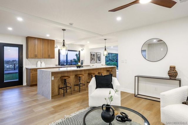 5777 Desert View Dr 358-381-14-00, La Jolla, CA 92037