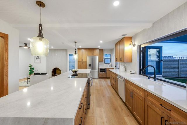 5777 Desert View Dr 358-381-14-00, La Jolla, CA 92037