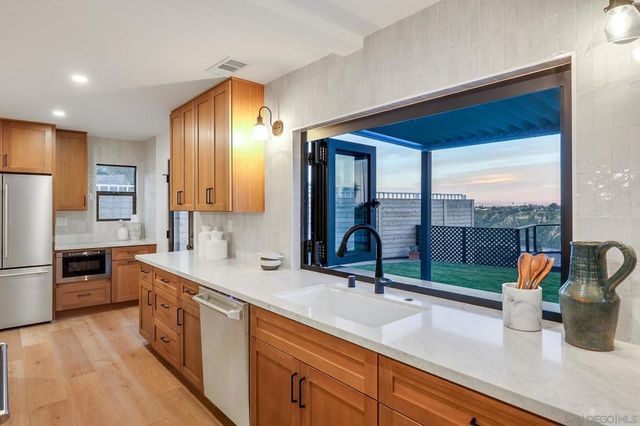 5777 Desert View Dr 358-381-14-00, La Jolla, CA 92037