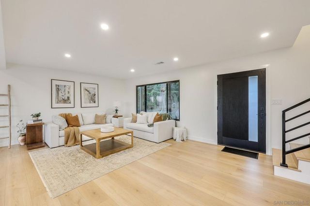 5777 Desert View Dr 358-381-14-00, La Jolla, CA 92037