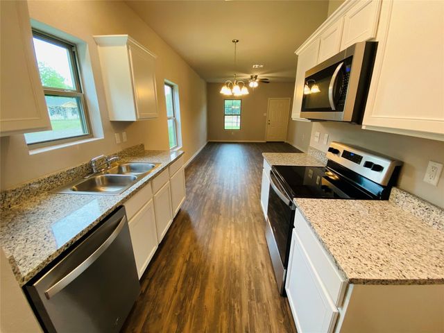100 Seay Street, Quinlan, TX 75474