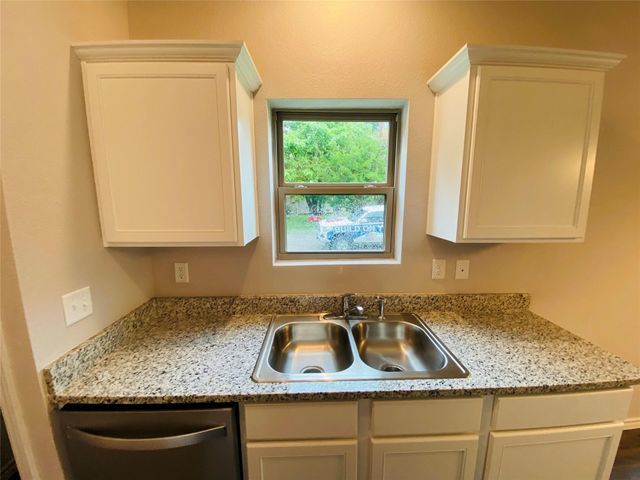 100 Seay Street, Quinlan, TX 75474
