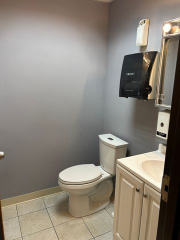 28 Osprey Rd, Saugus, MA 01906