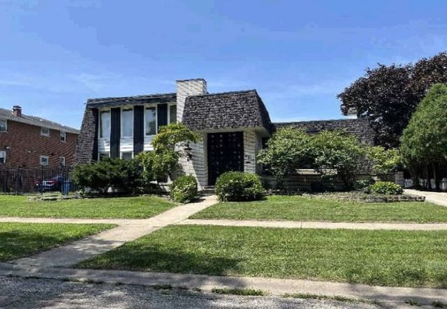 9312 S Kolmar Avenue, Oak Lawn, IL 60453