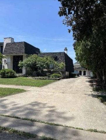 9312 S Kolmar Avenue, Oak Lawn, IL 60453