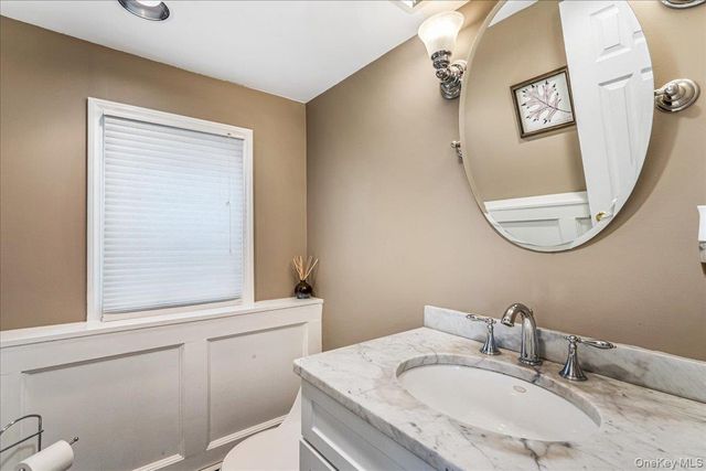 24 Walden Avenue, Jericho, NY 11753