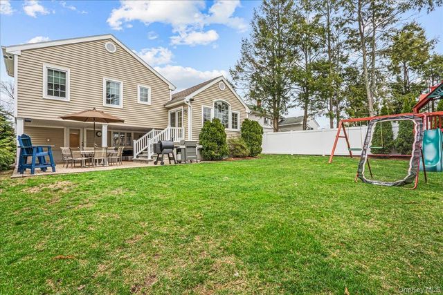 24 Walden Avenue, Jericho, NY 11753