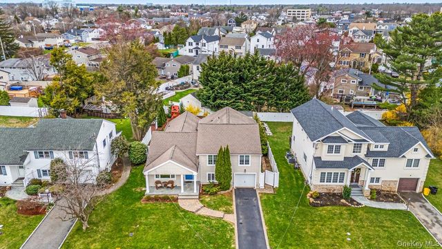 24 Walden Avenue, Jericho, NY 11753