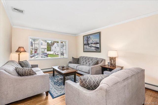 24 Walden Avenue, Jericho, NY 11753