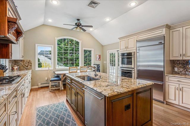 24 Walden Avenue, Jericho, NY 11753