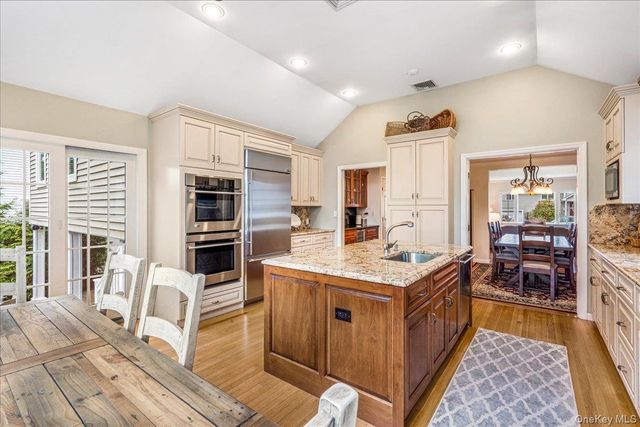 24 Walden Avenue, Jericho, NY 11753