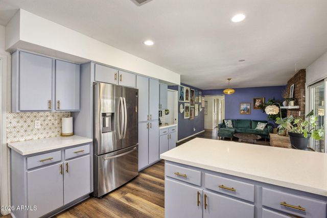 52 W THUNDERBIRD Road, Phoenix, AZ 85023