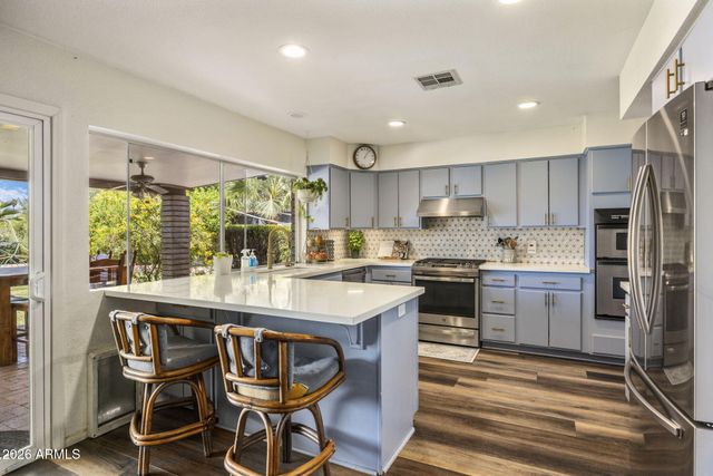 52 W THUNDERBIRD Road, Phoenix, AZ 85023