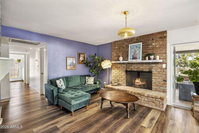 52 W THUNDERBIRD Road, Phoenix, AZ 85023