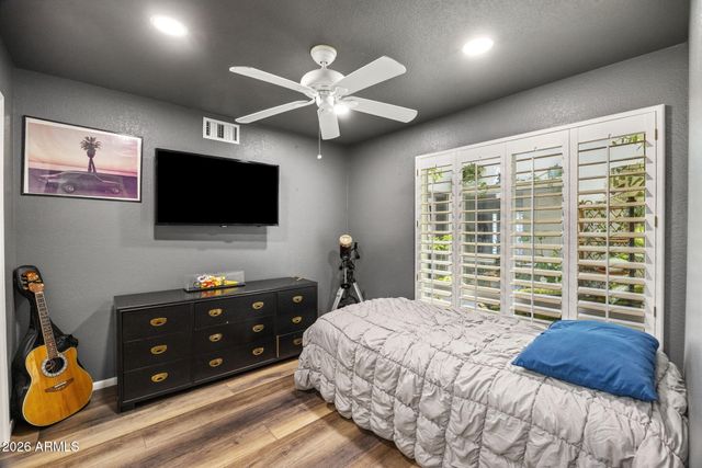 52 W THUNDERBIRD Road, Phoenix, AZ 85023